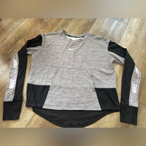 Nike girls Two-Tone Grey & Black Long Sleeve Pullover size large